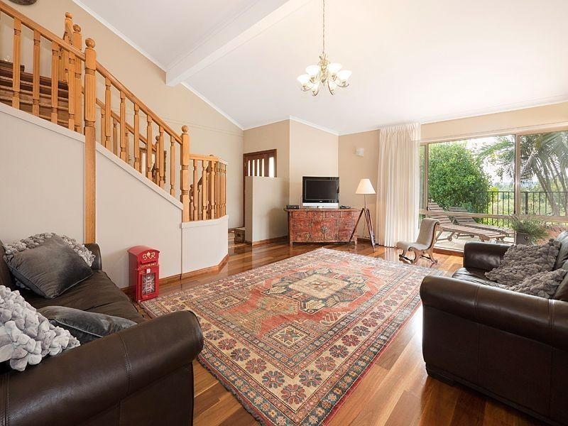 18 Ironbark Place, Bellbowrie QLD 4070