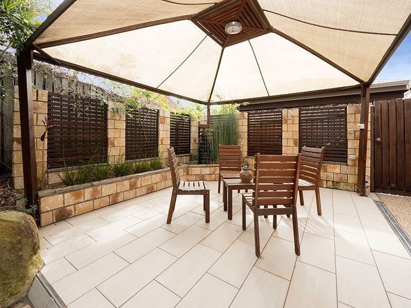 18 Ironbark Place, Bellbowrie QLD 4070