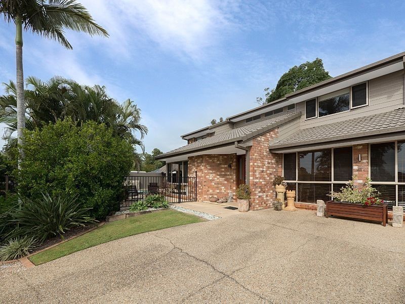 18 Ironbark Place, Bellbowrie QLD 4070