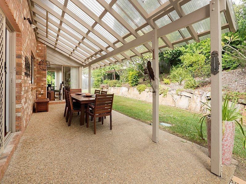 18 Ironbark Place, Bellbowrie QLD 4070