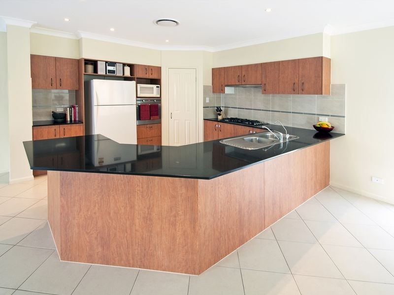 1 Hendos Place, Moggill QLD 4070
