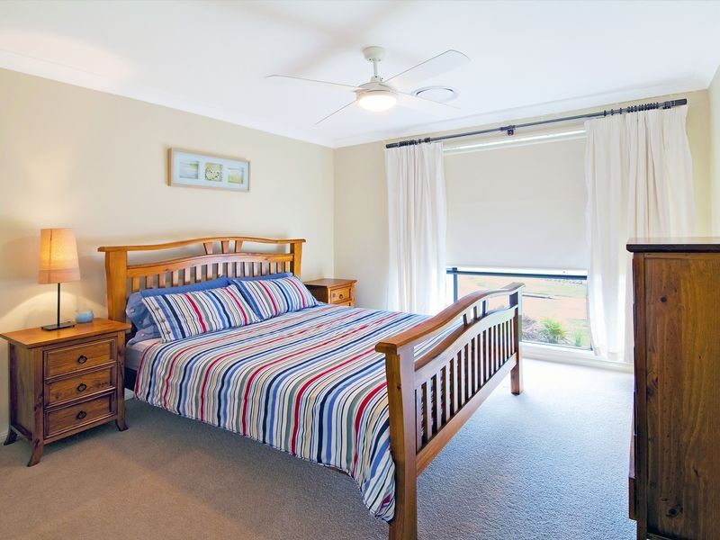 1 Hendos Place, Moggill QLD 4070