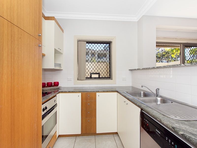 2/90 Sherwood Road, Toowong QLD 4066