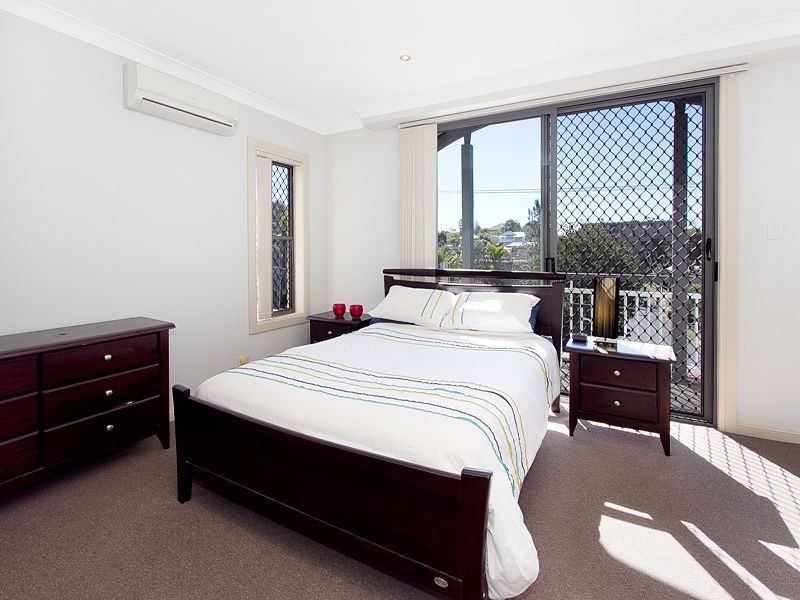 2/90 Sherwood Road, Toowong QLD 4066