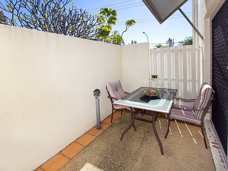 2/90 Sherwood Road, Toowong QLD 4066