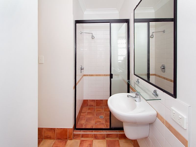 2/90 Sherwood Road, Toowong QLD 4066