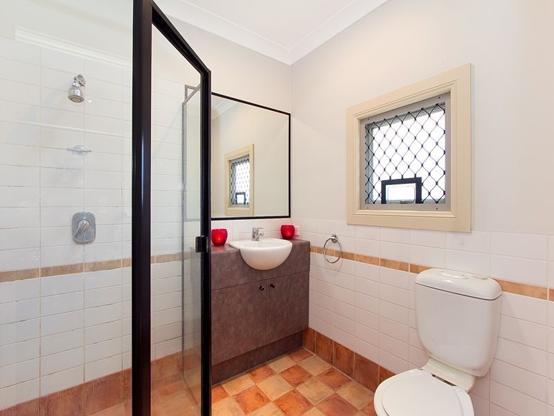 2/90 Sherwood Road, Toowong QLD 4066