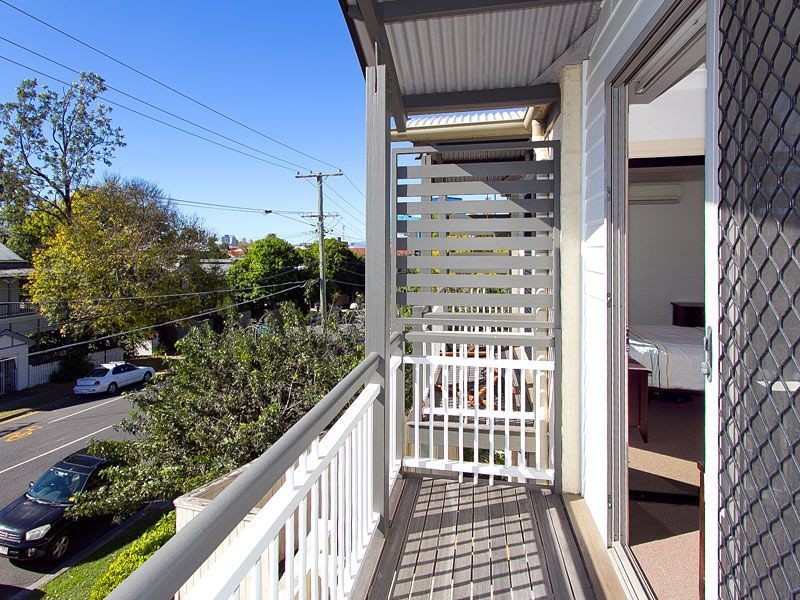 2/90 Sherwood Road, Toowong QLD 4066