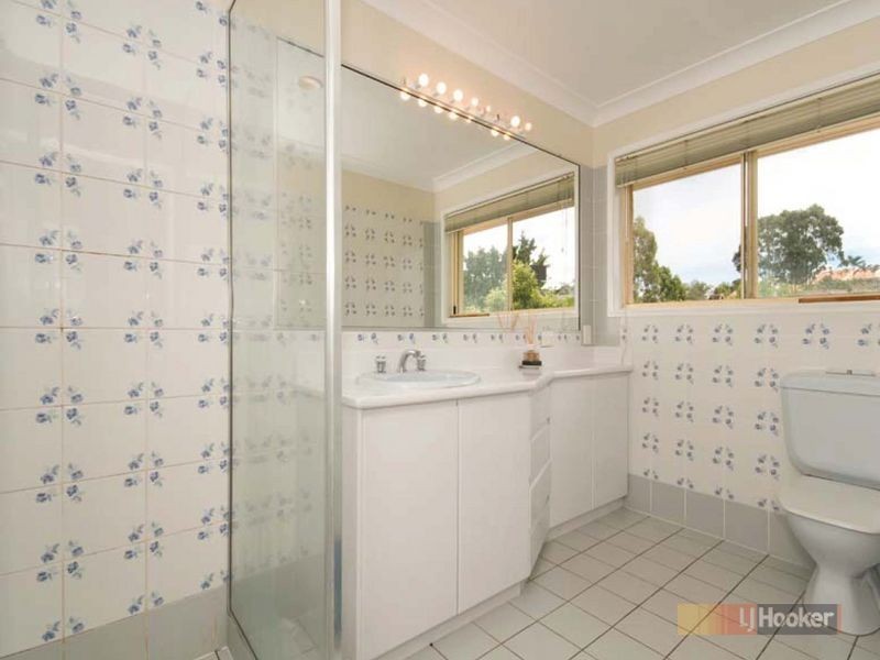 2 Candlebark Crescent, Chapel Hill QLD 4069