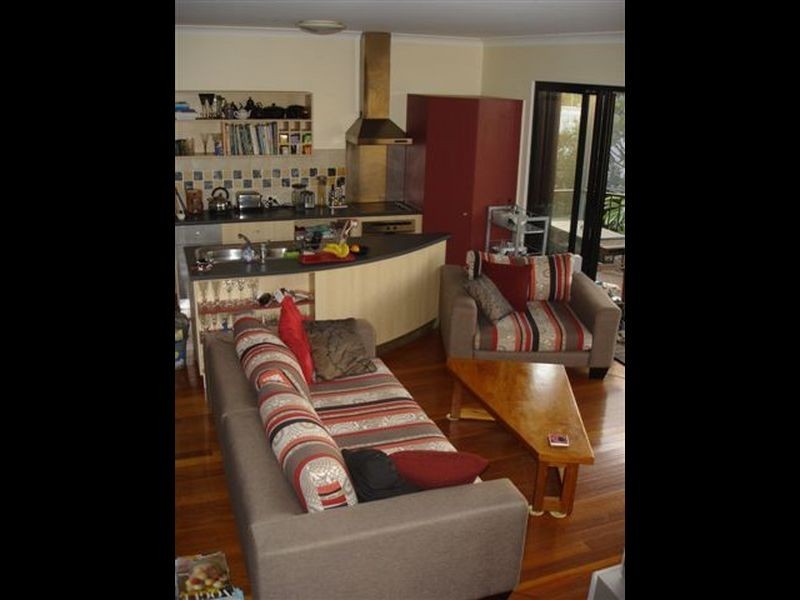 2/39 Prospect Terrace, St Lucia QLD 4067