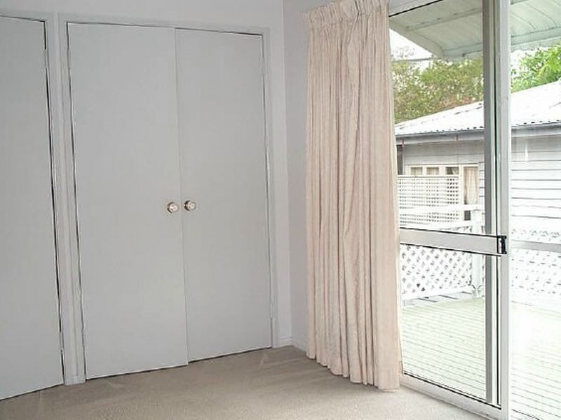 2/126 Clarence Road, Indooroopilly QLD 4068