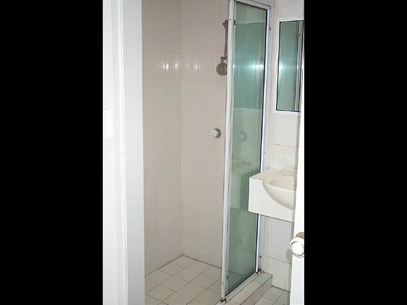 2/126 Clarence Road, Indooroopilly QLD 4068