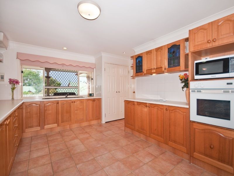 15 Sexton Place, Bellbowrie QLD 4070