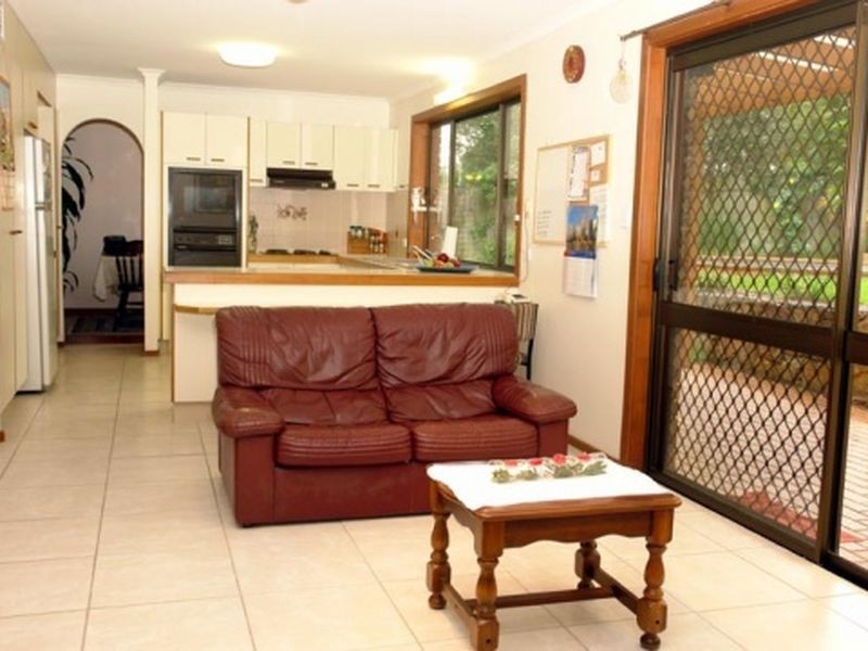 19 Farnworth Street, Chapel Hill QLD 4069