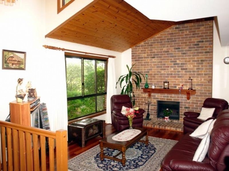19 Farnworth Street, Chapel Hill QLD 4069