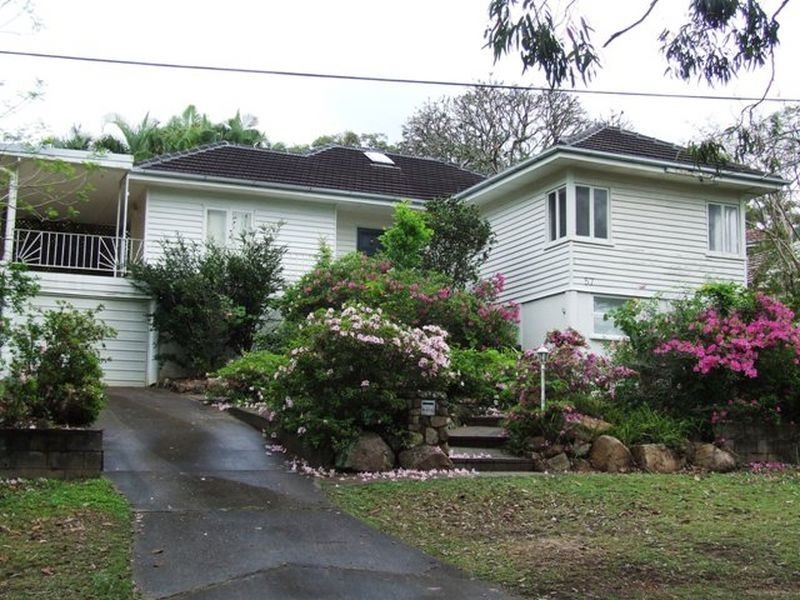 57 Boomerang Road, St Lucia QLD 4067