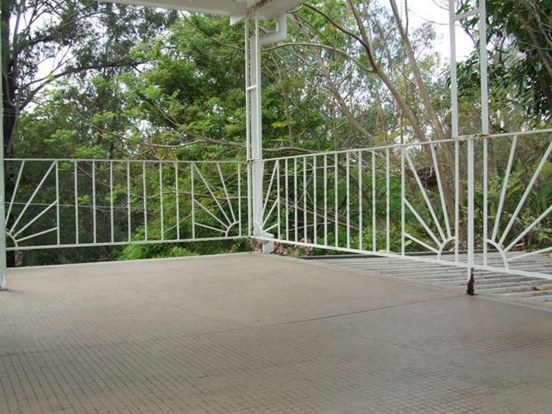 57 Boomerang Road, St Lucia QLD 4067
