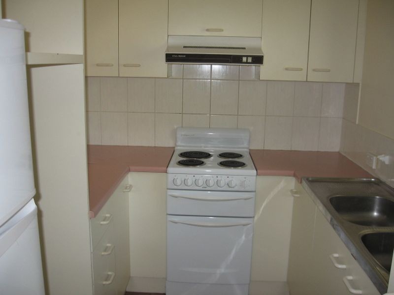 4/222 Sir Fred Schonell Drive, St Lucia QLD 4067