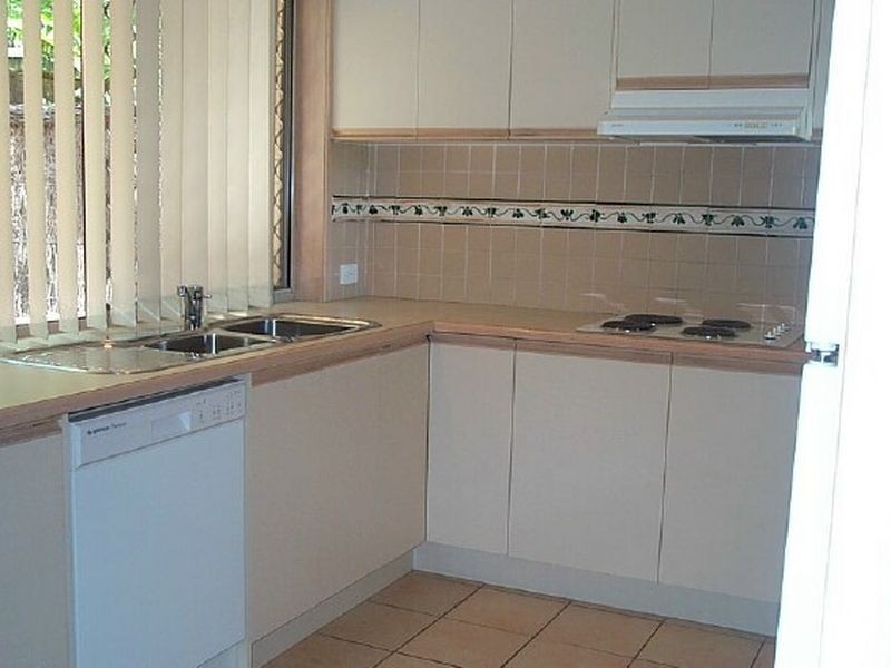 2/1 Bellevue Terrace, St Lucia QLD 4067