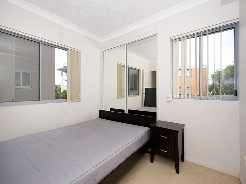 12/36 Holland Street, Toowong QLD 4066
