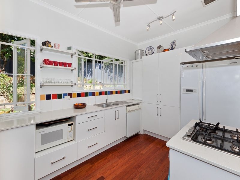 71 Iona Terrace, Taringa QLD 4068