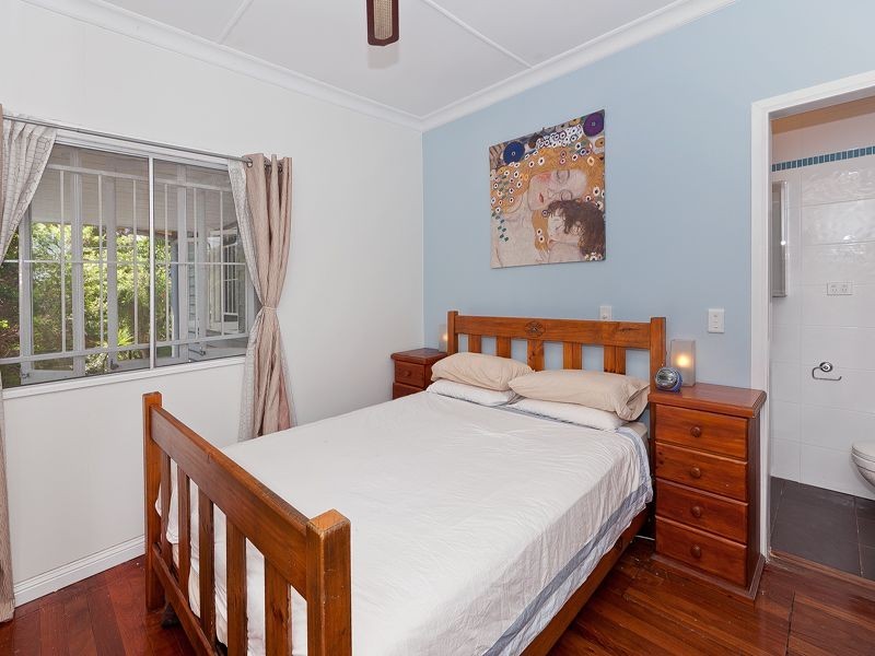 71 Iona Terrace, Taringa QLD 4068