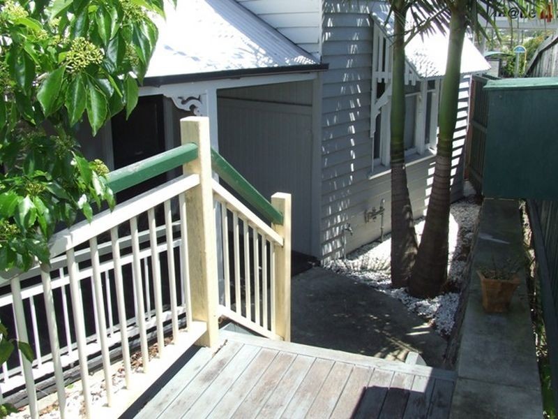 30 Waterworks Road, Red Hill QLD 4059