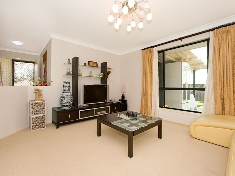 53 Joseph Avenue, Moggill QLD 4070