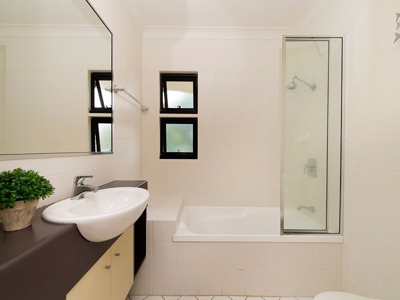 35A Cunningham Street, Taringa QLD 4068