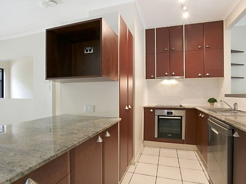 2/76 Armadale Street, St Lucia QLD 4067