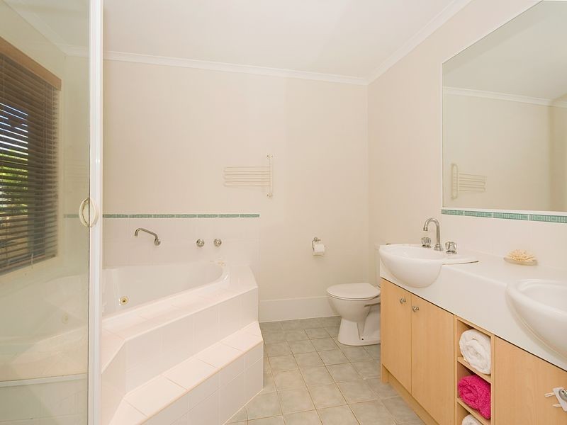 21 Haase Place, Bellbowrie QLD 4070