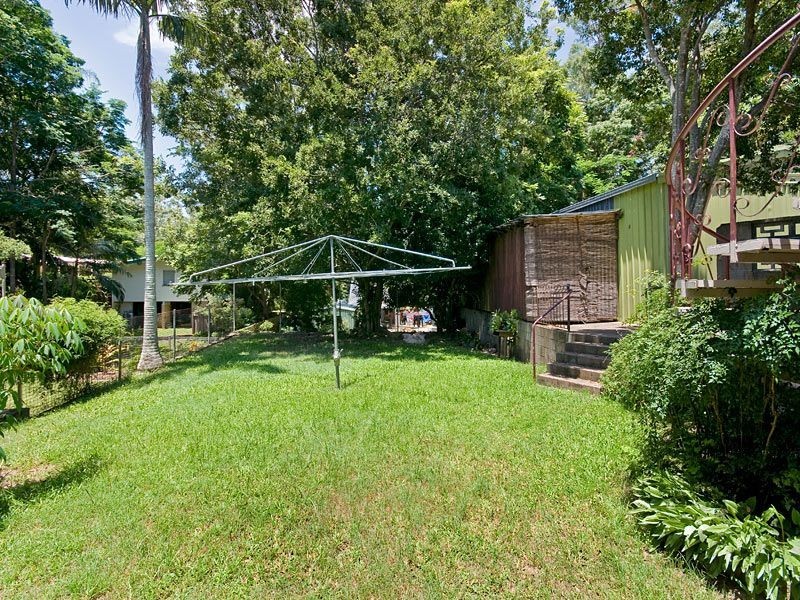 7 Praeger Street, Chapel Hill QLD 4069