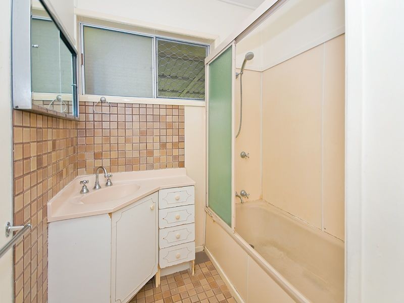 7 Praeger Street, Chapel Hill QLD 4069