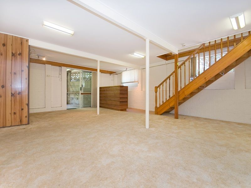 7 Praeger Street, Chapel Hill QLD 4069