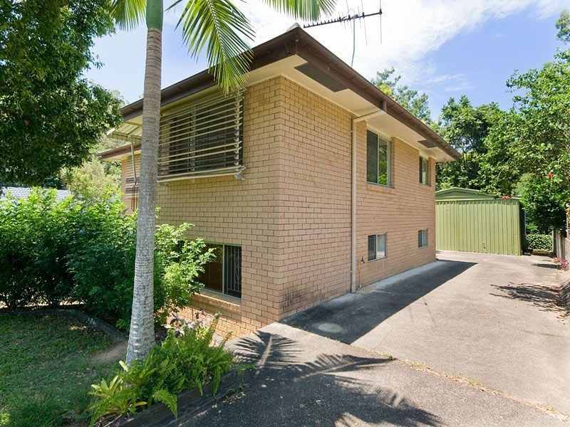 7 Praeger Street, Chapel Hill QLD 4069