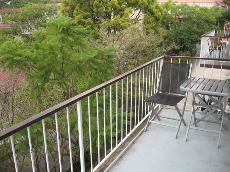 4/80 Sylvan Road, Toowong QLD 4066