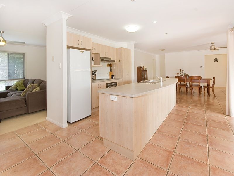 12 Haase Place, Bellbowrie QLD 4070