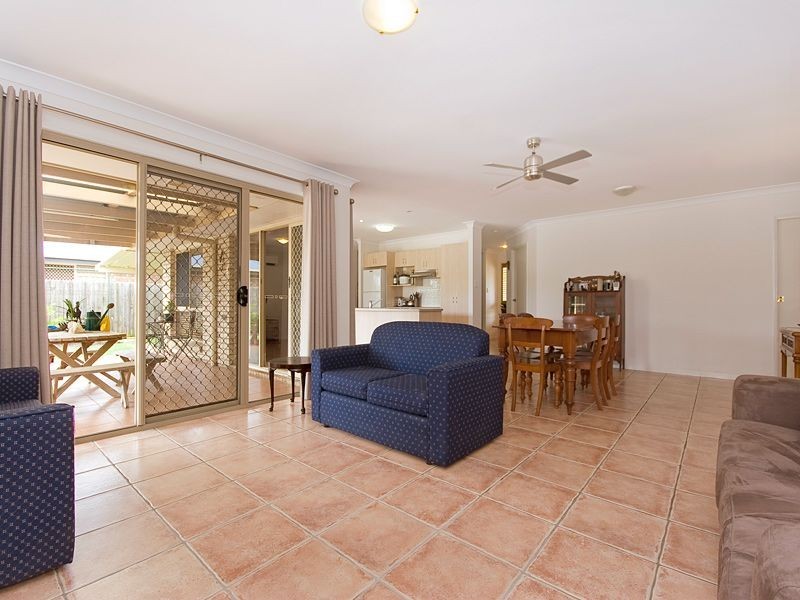 12 Haase Place, Bellbowrie QLD 4070