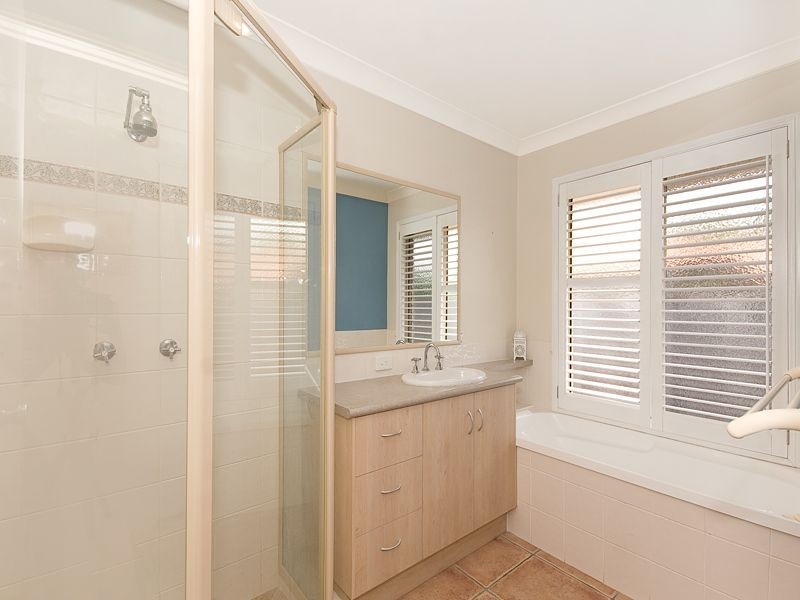 12 Haase Place, Bellbowrie QLD 4070