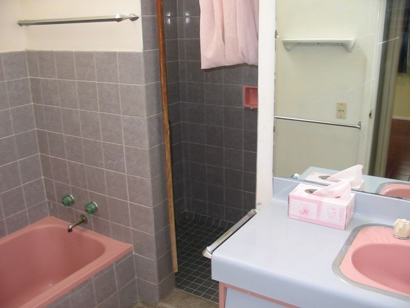 98 Eighth Avenue, St Lucia QLD 4067