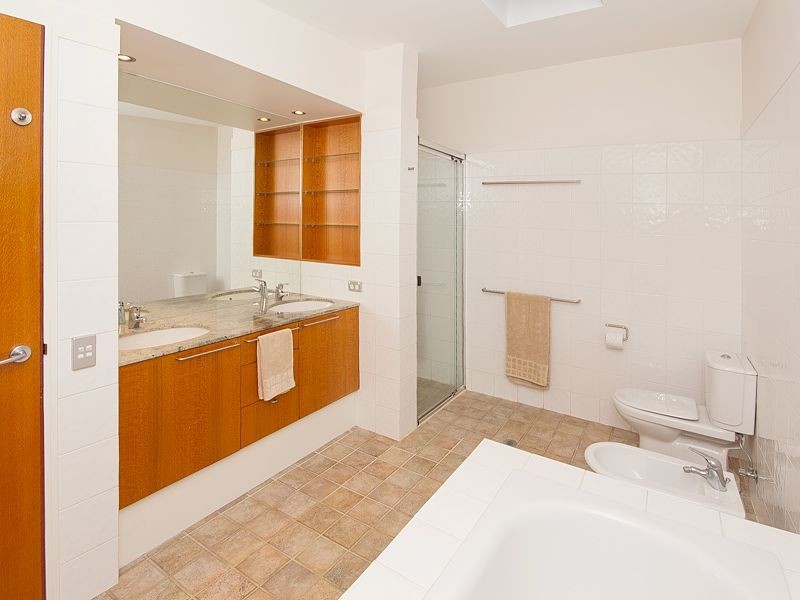 49 Grove Crescent, Toowong QLD 4066