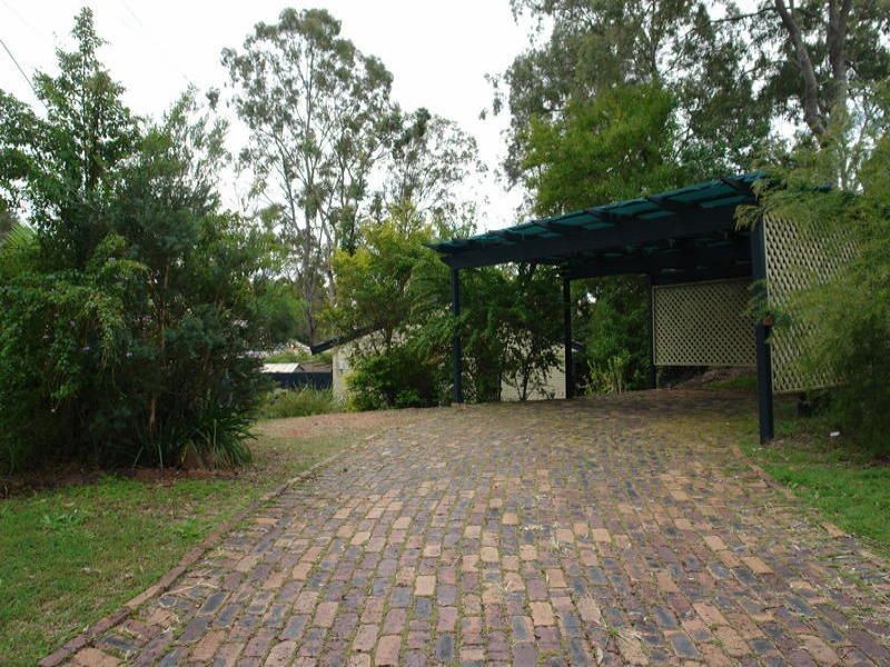 37 Chapel Hill Road, Chapel Hill QLD 4069