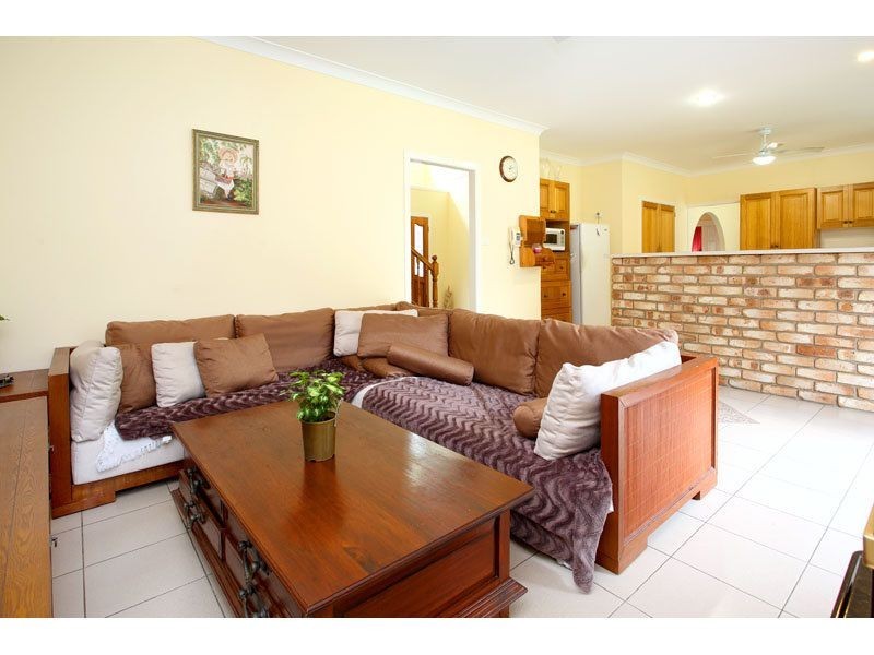 28 Pioneer Crescent, Bellbowrie QLD 4070