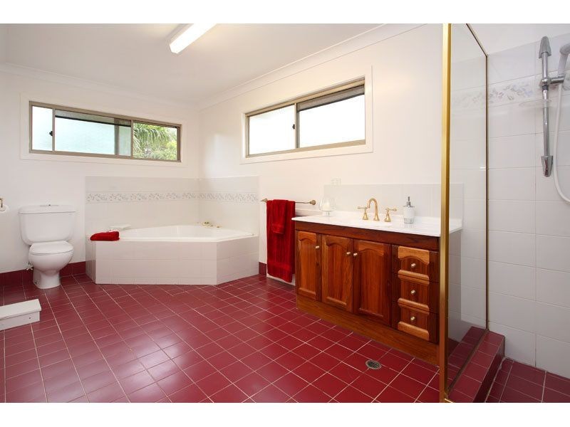 28 Pioneer Crescent, Bellbowrie QLD 4070