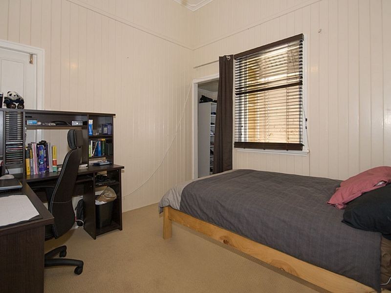 25 Terrace Street, Toowong QLD 4066