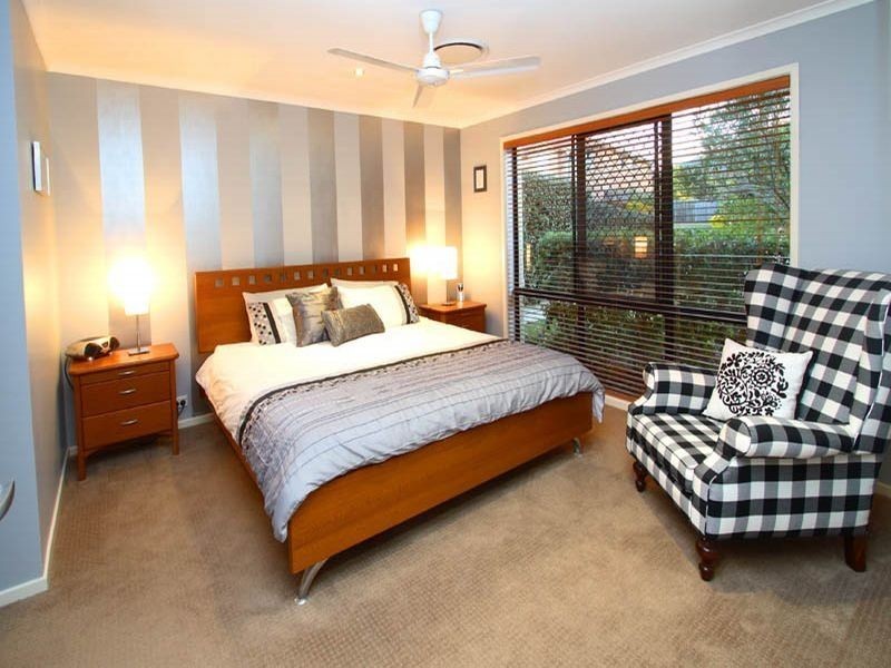 33 Kensington Circuit, Brookfield QLD 4069