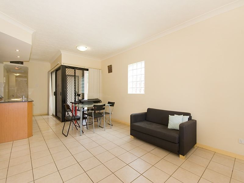 2/29 Holland Street, Toowong QLD 4066