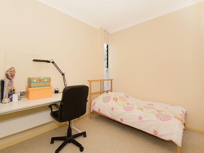 2/29 Holland Street, Toowong QLD 4066