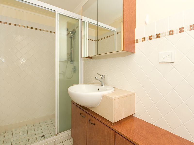 2/29 Holland Street, Toowong QLD 4066