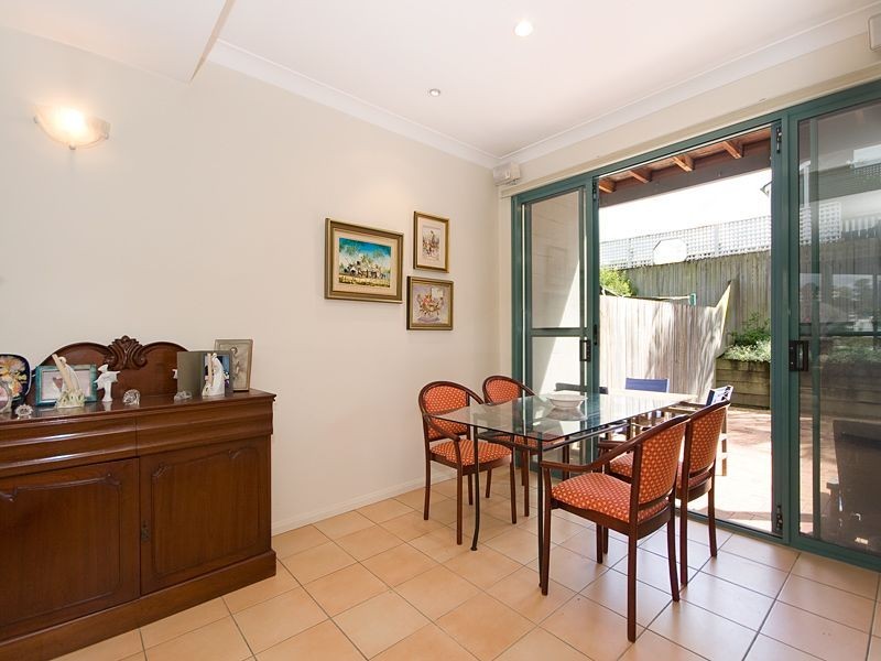 57 Oxford Terrace, Taringa QLD 4068